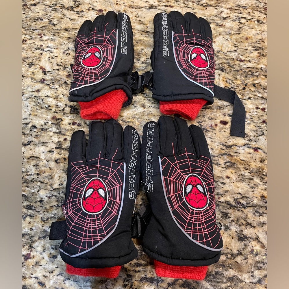 2 Pairs Spider Man Youth Ski Gloves - OSFM